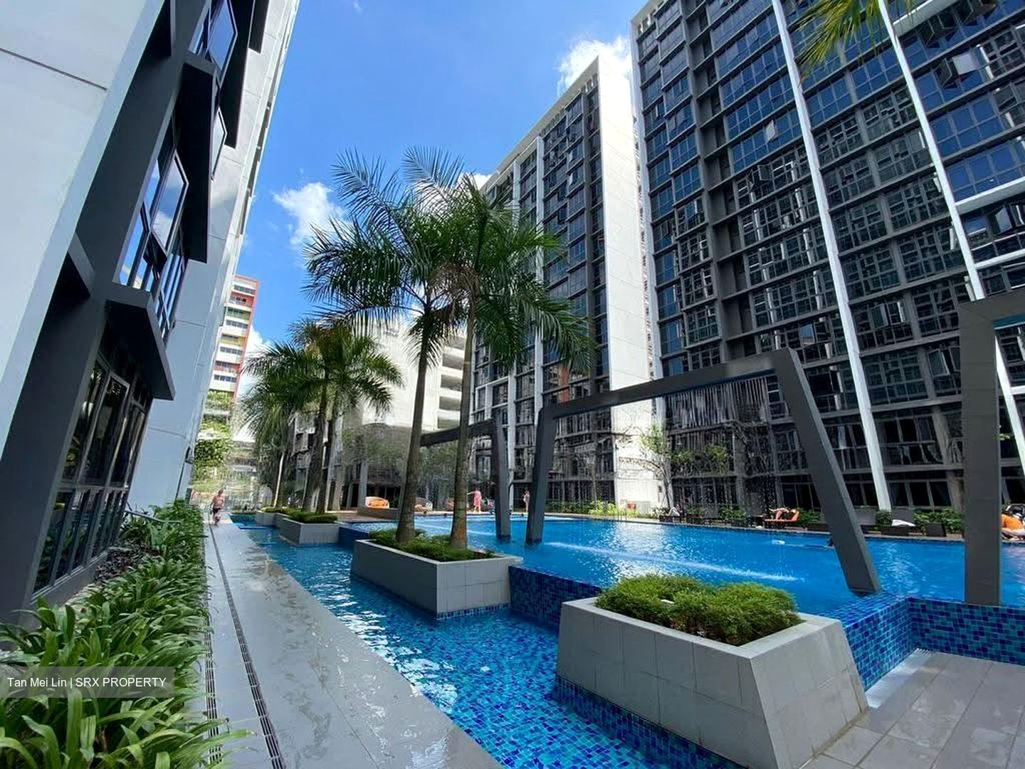 Symphony Suites (D27), Condominium #620745071
